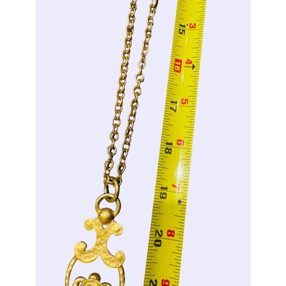 Vintage Designer Style 1980s Hammered Matte Gold Tone Scroll Pendant Necklace - Picture 8 of 9